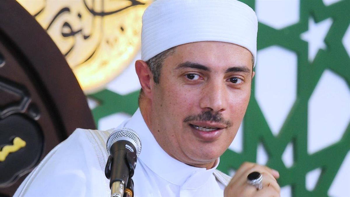 الداعية جابر بغدادي خلال مشاركته بمجالس النور بالحسين