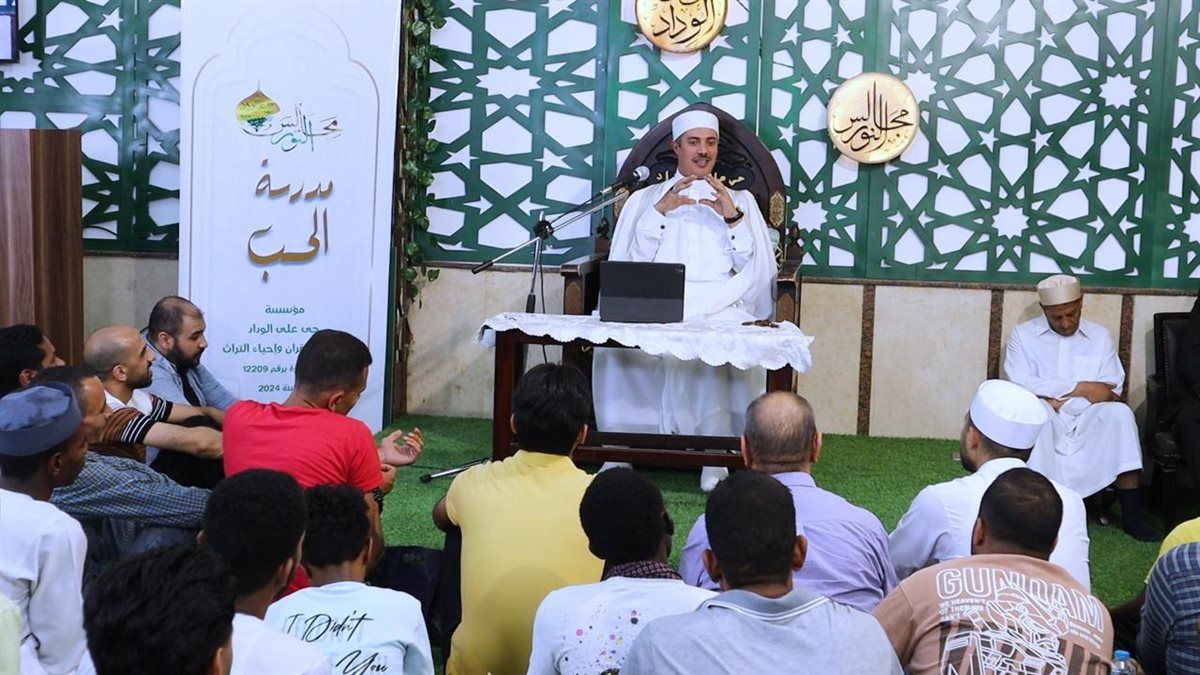 الداعية جابر بغدادي خلال مشاركته بمجالس النور بالحسين
