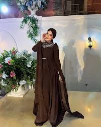 Safy Mahmoud | حبيتوا الفساتين الشيفون ???????? و باقي الفساتين السيمبل ???? واي اللون اللي حابين اننا نكرره ؟؟؟ او الفستان اللي عايزين منه الوان ؟؟ ... | Instagram