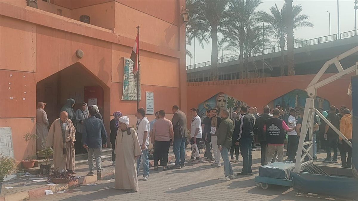 طوابير الانتخابات تتصدر المشهد في منطقة بولاق الدكرور 