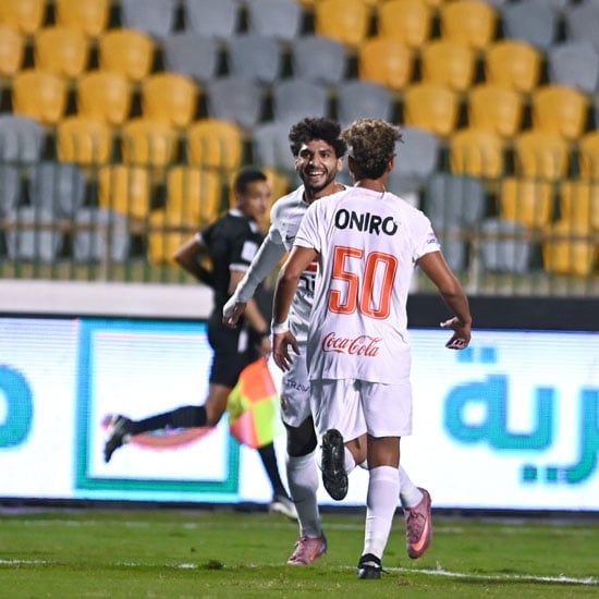 احتفال لاعبى الزمالك بهدف عمر ناصر