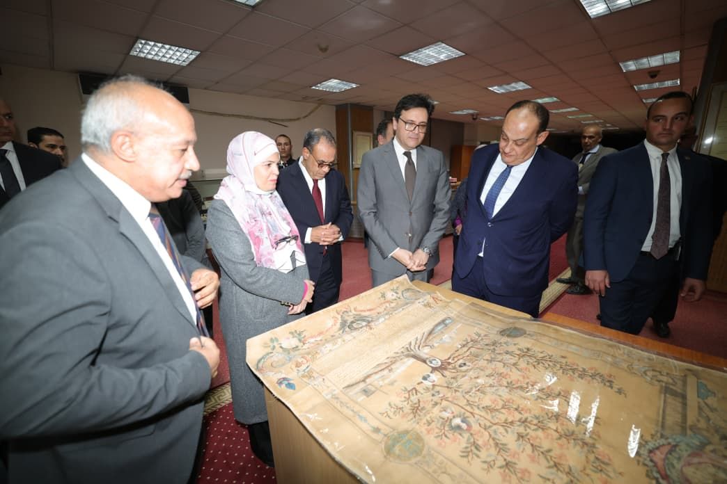 وثائق تاريخية نادرة