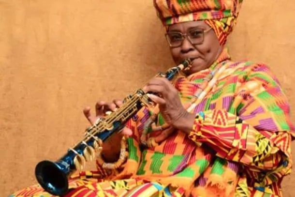 موسيقى ورقصات الهاي لايف