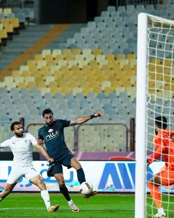 لحظة تسجيل عدى الدباغ الهدف