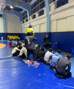 سمر حمزة وطفلها