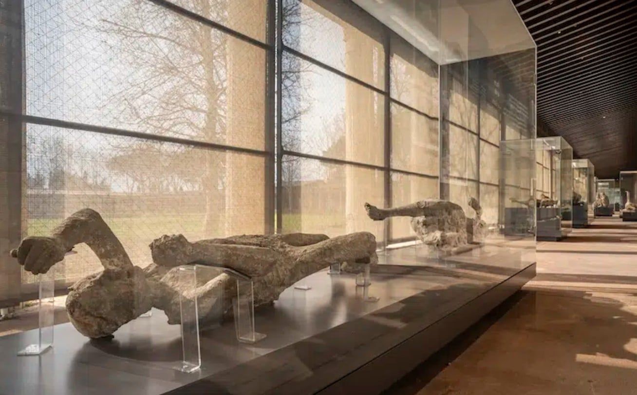 يضم معرض دائم جديد في بومبي قوالب جبسية لضحايا ثوران بركان فيزوف