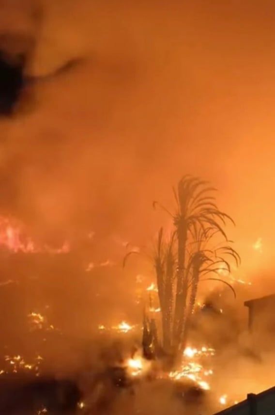 حريق ضخم داخل مزرعة