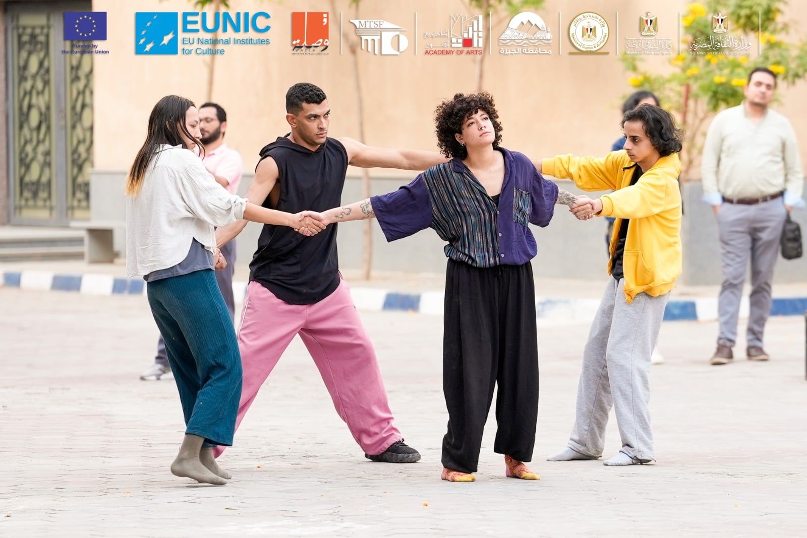 جانب من العرض جانب من العرض