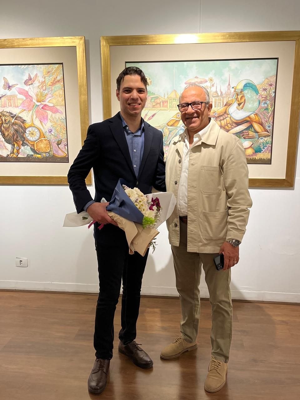 الفنان كريم رأفت ورئيس قطاع الفنون التشكيلية الدكتور محمود حامد الفنان كريم رأفت ورئيس قطاع الفنون التشكيلية الدكتور محمود حامد