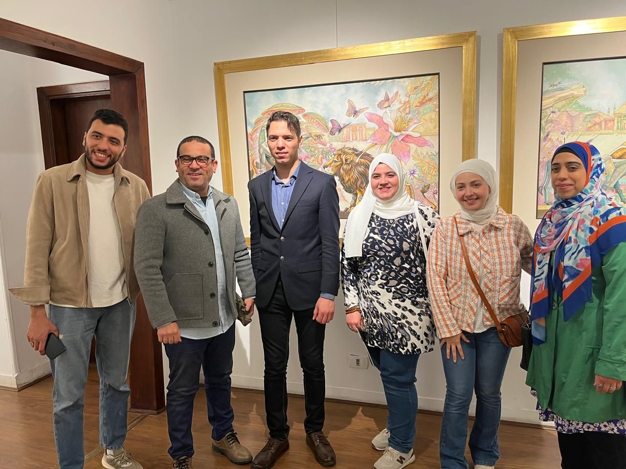 الفنان كريم رأفت داخل معرضه الفنى الفنان كريم رأفت داخل معرضه الفنى