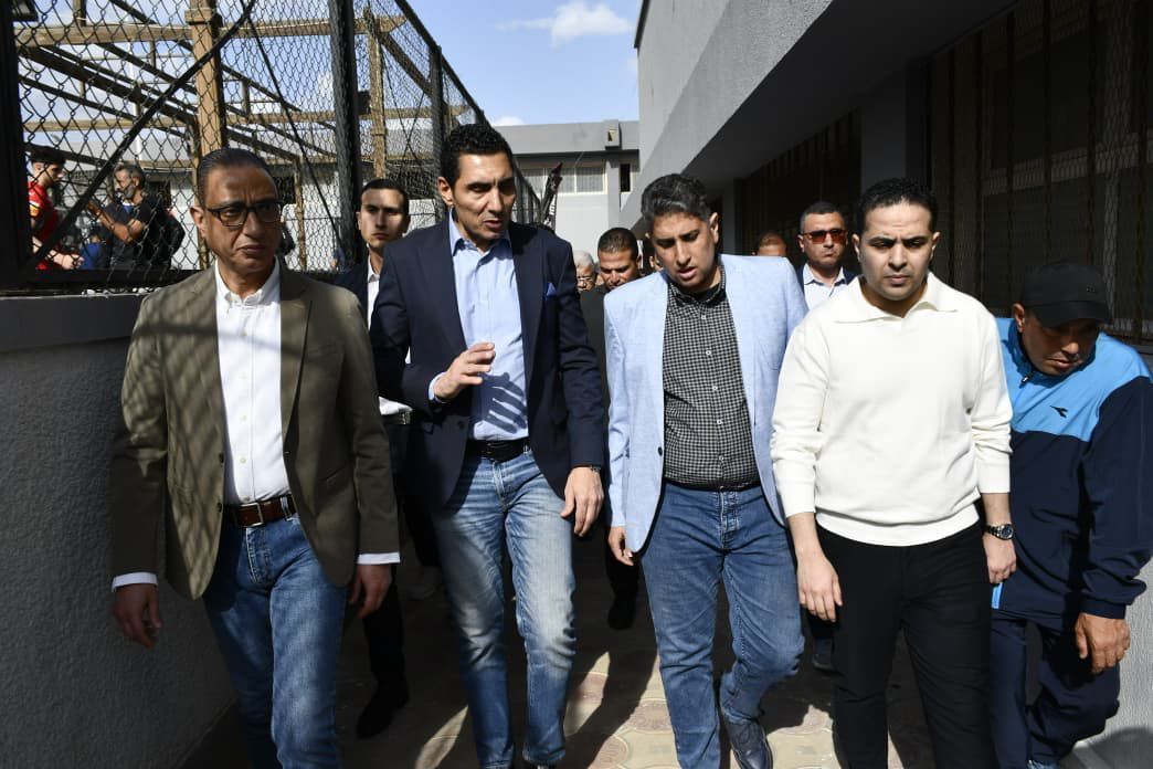 وزير الرياضة ومحافظ الجيزة يفتتحان الإنشاءات الجديدة بزايد (1)