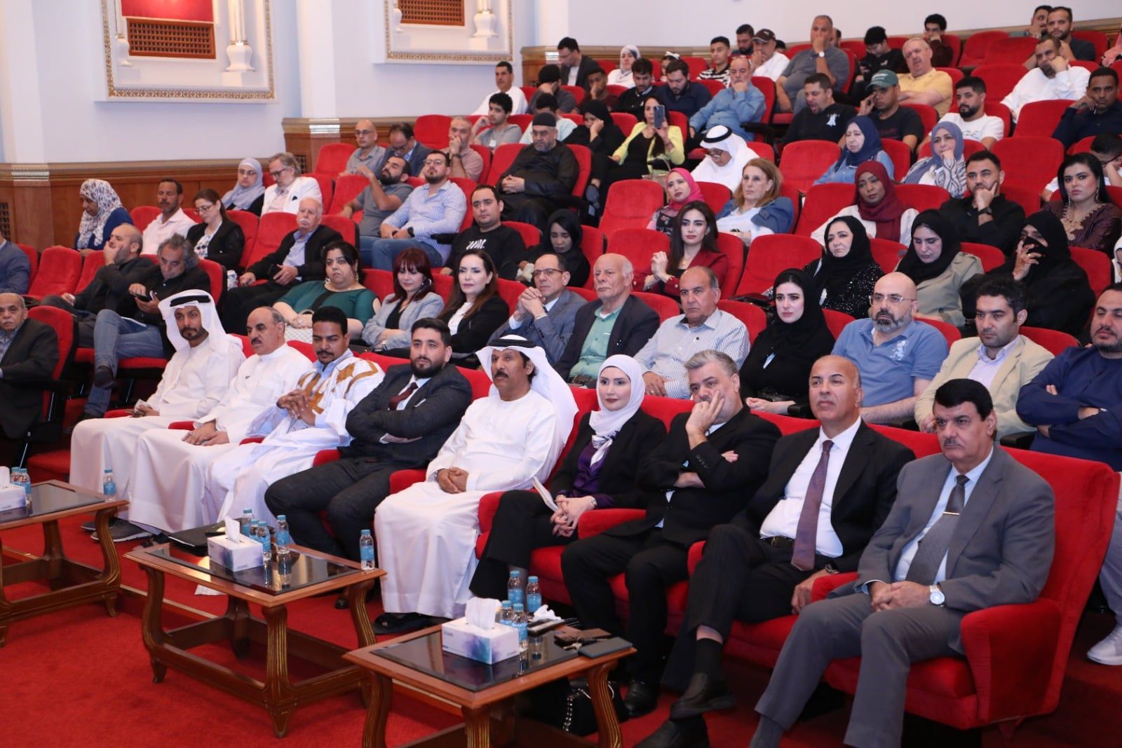 الشاعر الكبير محمد البريكي خلال الأمسية الشعرية