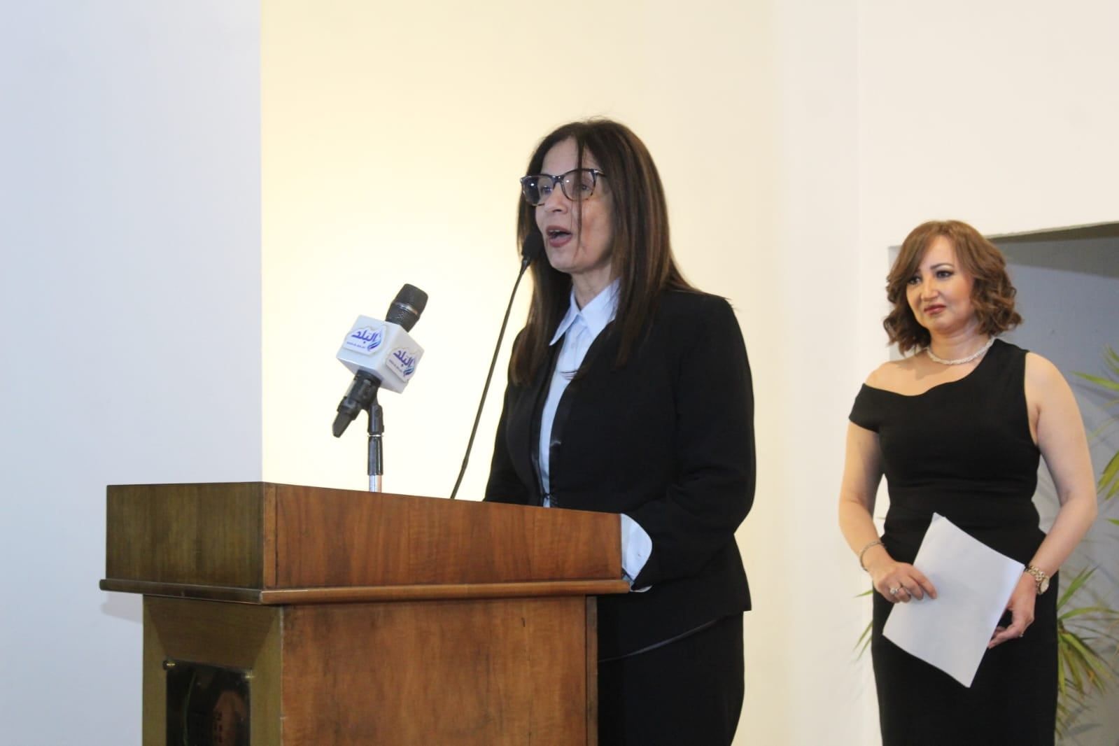 وزيرة الثقافة