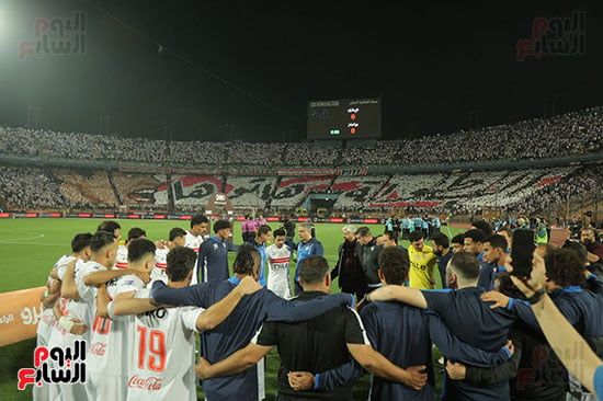 الفريق فى بداية المباراه