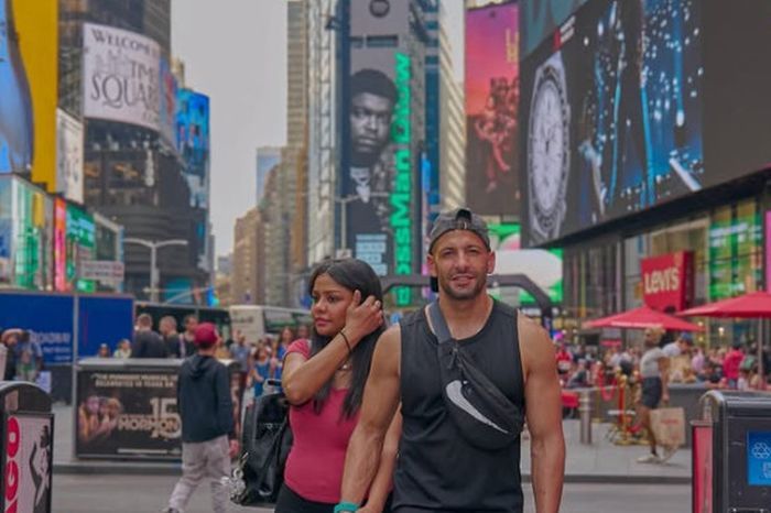 أسماء أبو اليزيد وزوجها