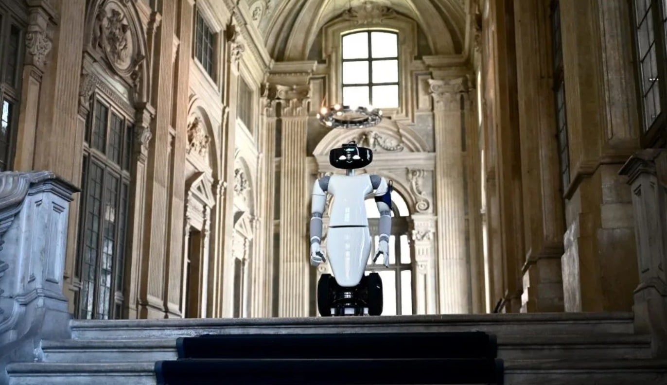 قصر ماداما يستعين بروبوت ذكي لإرشاد الزوار