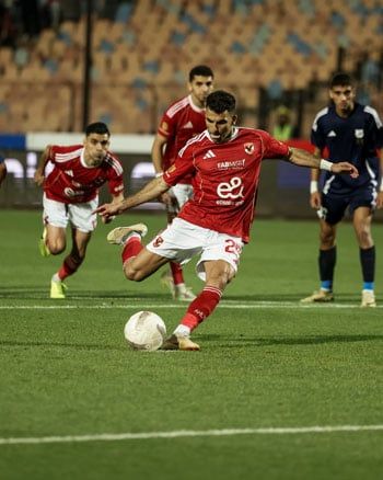 زيزو يسدد كرة الهدف
