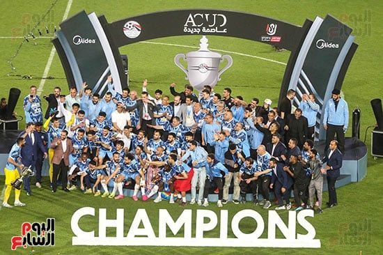 لاعبي بيراميدز يحتفلون بالتتويج