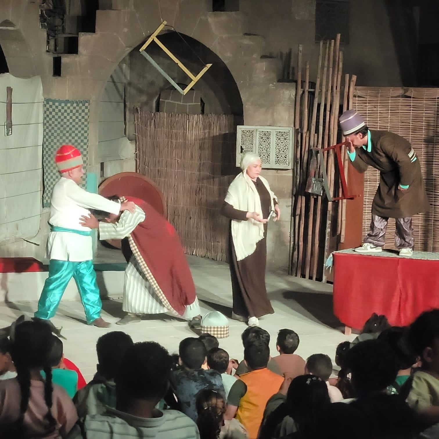 عرض مسرحية سجين الهاء والواو عرض مسرحية سجين الهاء والواو