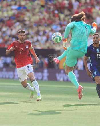 محمود تريزيجيه خلال المباراة محمود تريزيجيه خلال المباراة