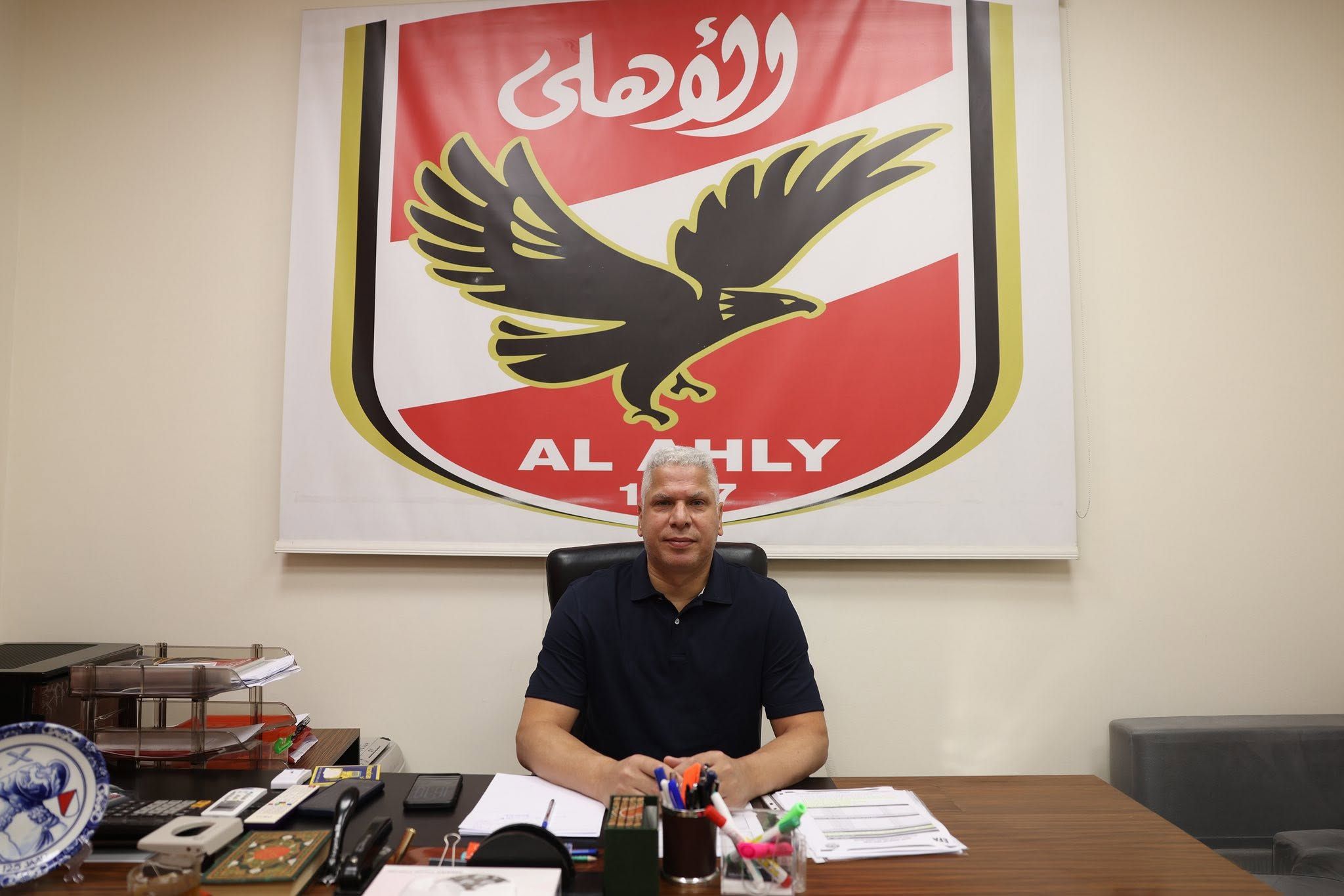 وائل جمعة داخل مقر النادى الاهلى (2)