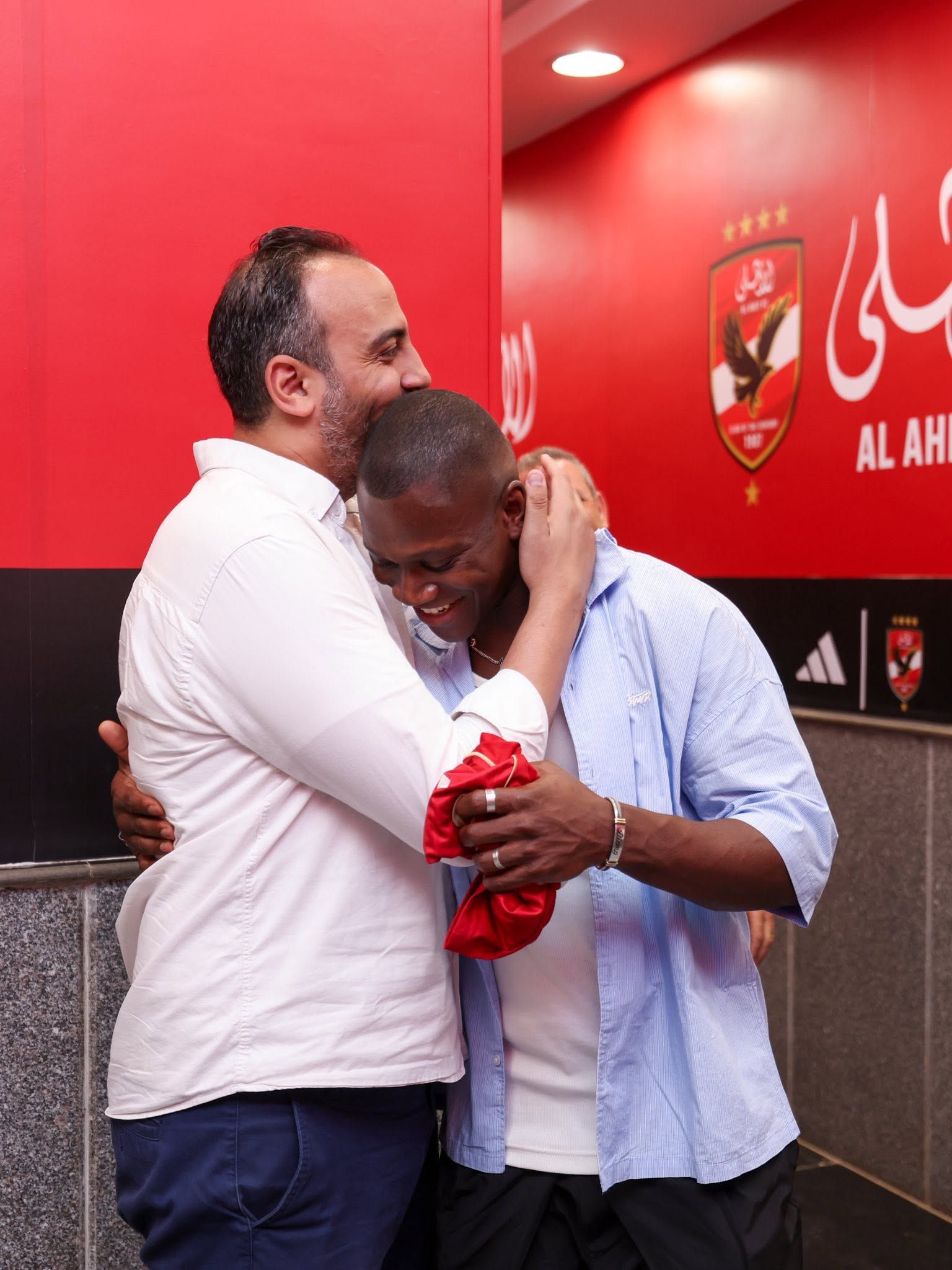 الأهلي يوجه الشكر إلى أليو ديانج (7)