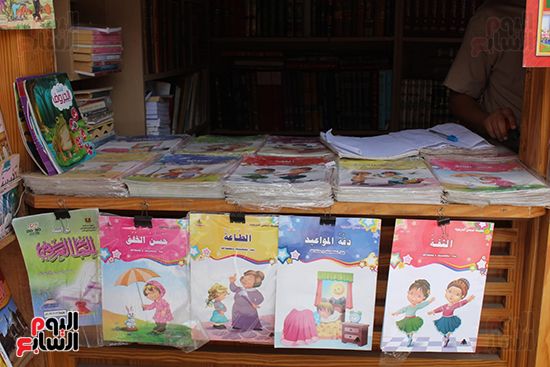 كتب الأطفال في سور الأزبكية كتب الأطفال في سور الأزبكية