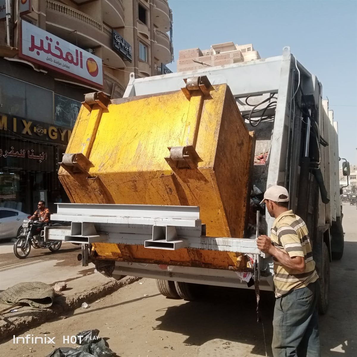 جولة لمحافظ الجيزة بأبو النمرس والحوامدية وجنوب الجيزة لمتابعة الخدمات ورصد المخالفات