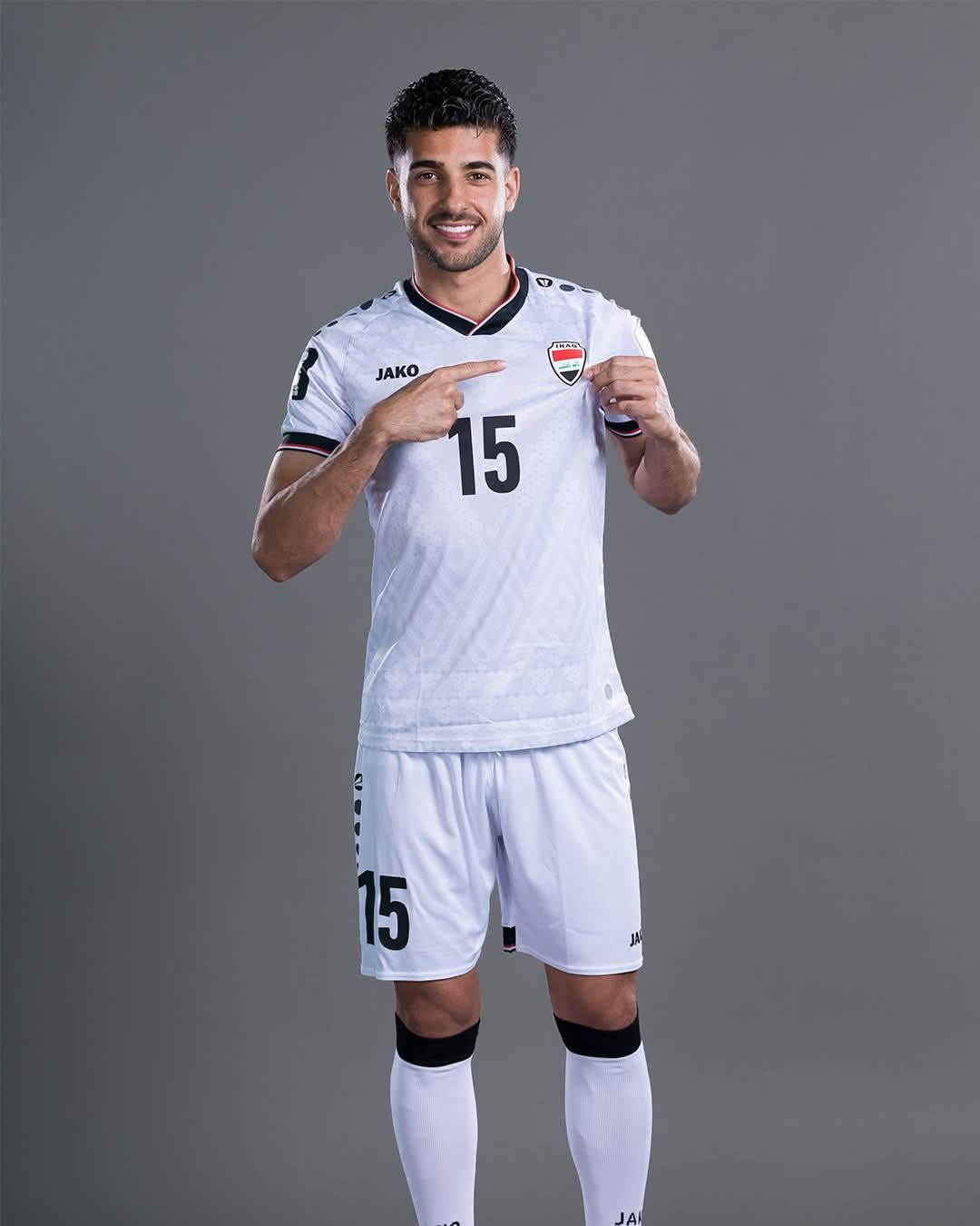 احمد حسن مدافع منتخب العراق احمد حسن مدافع منتخب العراق