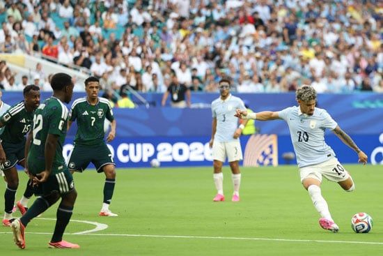 الشوط الأول السعودية وأوروجواى