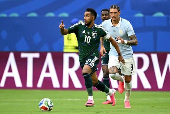 جانب من مباراة السعودية وأوروجواى الشوط الأول