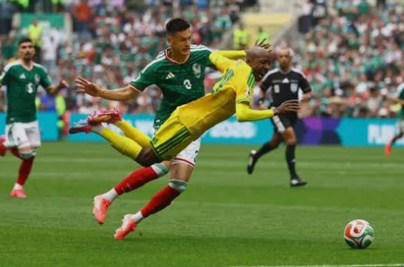الوووو طرد لاعب المكسيك الةةة الوووو طرد لاعب المكسيك الةةة