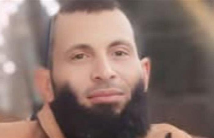 كان
      بيتوضى
      للصلاة..
      انتشال
      جثة
      شخص
      غرق
      في
      مياه
      النيل
      ببني
      سويف