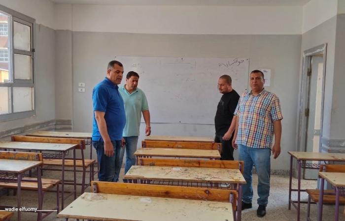 وكيل
      تعليم
      دمياط
      يتفقد
      تجهيز
      لجان
      امتحانات
      الثانوية
      العامة