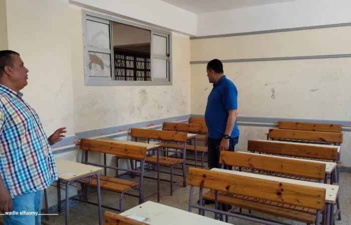 وكيل
      تعليم
      دمياط
      يتفقد
      تجهيز
      لجان
      امتحانات
      الثانوية
      العامة