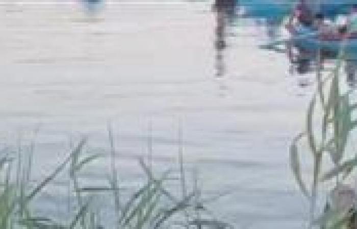 جهود
      مكثفة
      لانتشال
      جثمان
      شاب
      غرق
      في
      نهر
      النيل
      بقرية
      بني
      شقير
      بأسيوط