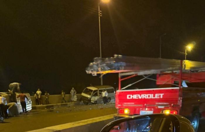بالأسماء..
      إصابة
      10
      أشخاص
      بحادث
      تصادم
      بين
      سيارتين
      في
      البحيرة