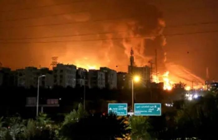 «بينها
      وزارة
      الدفاع»..
      ماهي
      المواقع
      التي
      استهدفتها
      إسرائيل
      في
      الهجوم
      على
      إيران؟