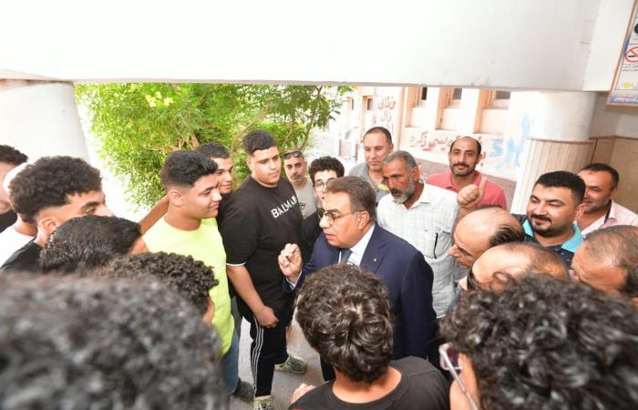 محافظ
      الدقهلية
      يتفقد
      لجان
      امتحانات
      الثانوية
      العامة
      ويؤكد
      على
      توفير
      كافة
      سبل
      الرعاية
      للطلاب