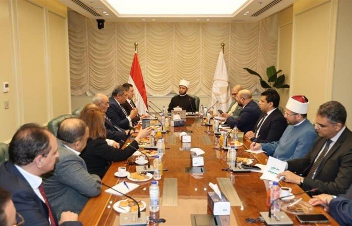 لتعزيز
      روح
      التآخي..
      وزير
      الأوقاف
      يلتقي
      وفدا
      من
      الشخصيات
      القبطية