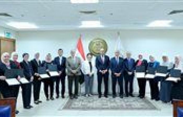 وزير
التعليم
والنائب
الأول
لرئيس
هيئة
التعاون
الدولي
اليابانية
"جايكا"
يكرمان
الدفعة
الرابعة
من
مدربي
أنشطة
التوكاتسو