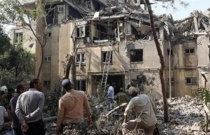 مصدر
      أمني
      إسرائيلي:
      الجيش
      سينفذ
      غارات
      بطهران
      على
      غرار
      ما
      فعله
      في
      بيروت