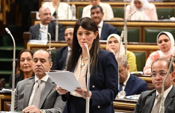 وزيرة
      التخطيط:
      الحكومة
      تعمل
      حاليًا
      على
      توجيه
      استثماراتها
      بشكل
      رشيد