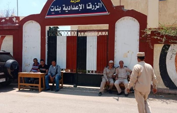 الثانوية
      العامة
      2025..
      تواجد
      أمني
      مكثف
      أمام
      اللجان
      في
      دمياط