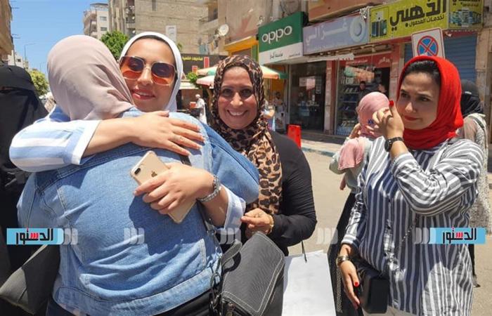 طالبات
      الغربية
      ينتظرن
      أمام
      اللجان
      انطلاق
      امتحان
      اللغة
      الثانية