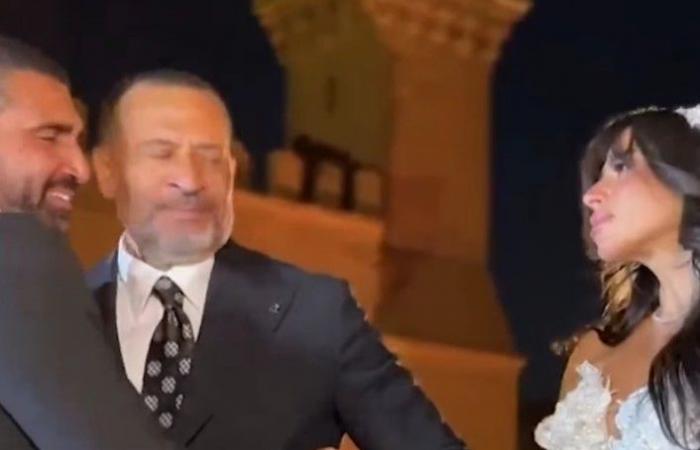 بكاء
      ماجد
      المصري
      وتأثر
      ابنته..
      اللقطات
      الأولى
      من
      زفاف
      ماهيتاب
      ابنة
      ماجد
      المصري