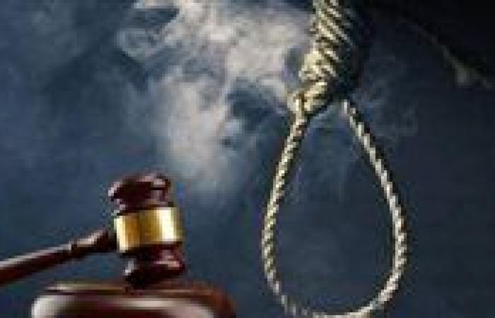 دفعتهما
      داخل
      النيران..
      الإعدام
      لربة
      منزل
      قتلت
      أم
      ونجلها
      حرقا
      في
      قليوب
      بسبب
      خلافات