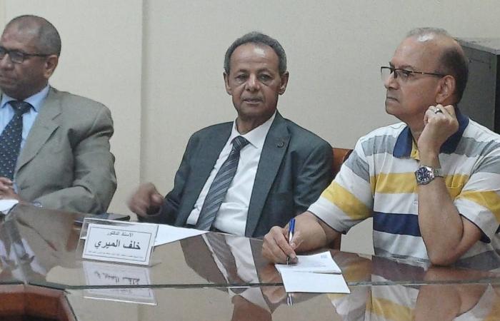 التماسك
      والالتفاف
      حول
      القيادة
      السياسية
      والوحدة
      الوطنية
      بمائدة
      مستديرة
      في
      "الأعلى
      للثقافة"