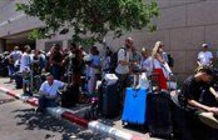 «براً
      و
      بحراً»..
      أمريكا
      تنفذ
      خطة
      لإجلاء
      رعاياها
      من
      إسرائيل
      بشكل
      عاجل