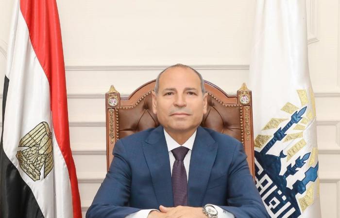 بميدان
      عبد
      المنهم
      رياض..
      محافظ
      القاهرة
      يتفقد
      بدء
      تطبيق
      منظومة
      السايس
      الجديد